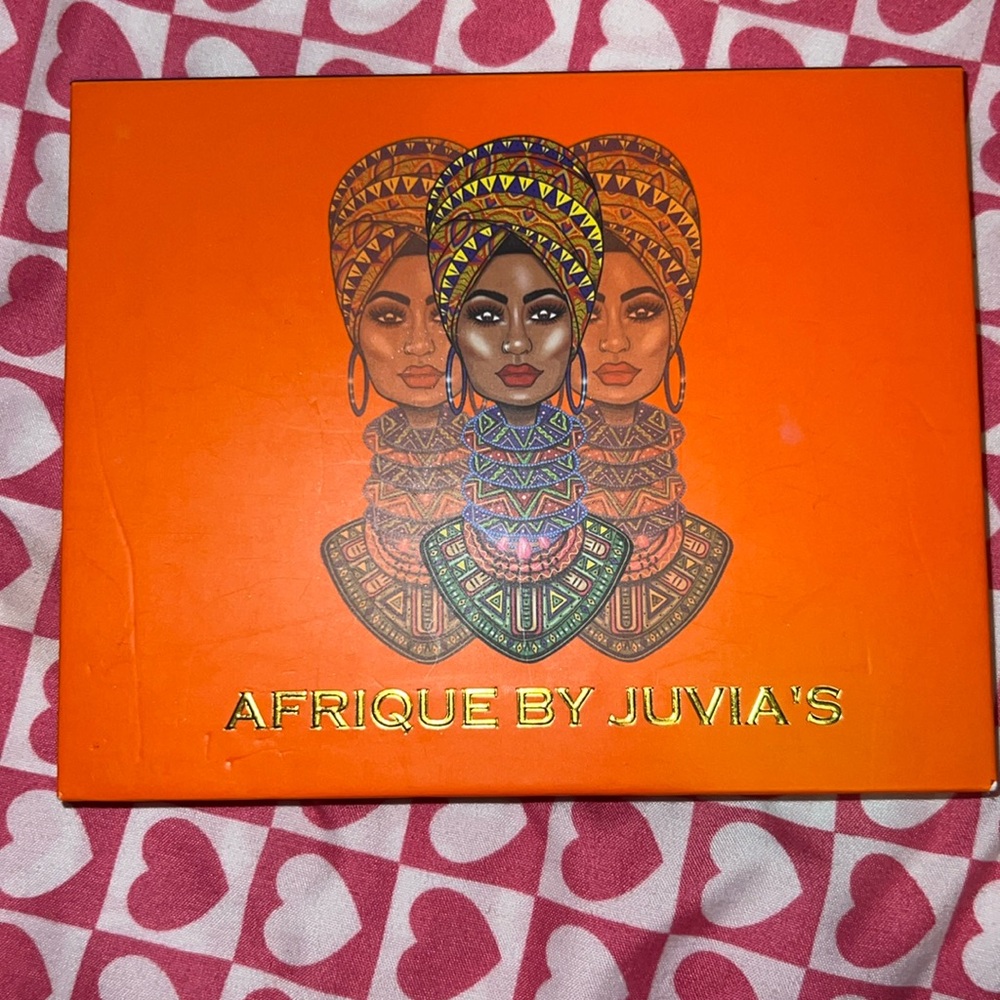 Juvias Place Afrique eyeshadow palette